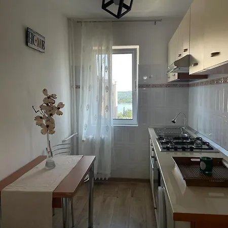 Aliseo Theater 2 Apartment Drobeta Turnu Severin Exterior photo